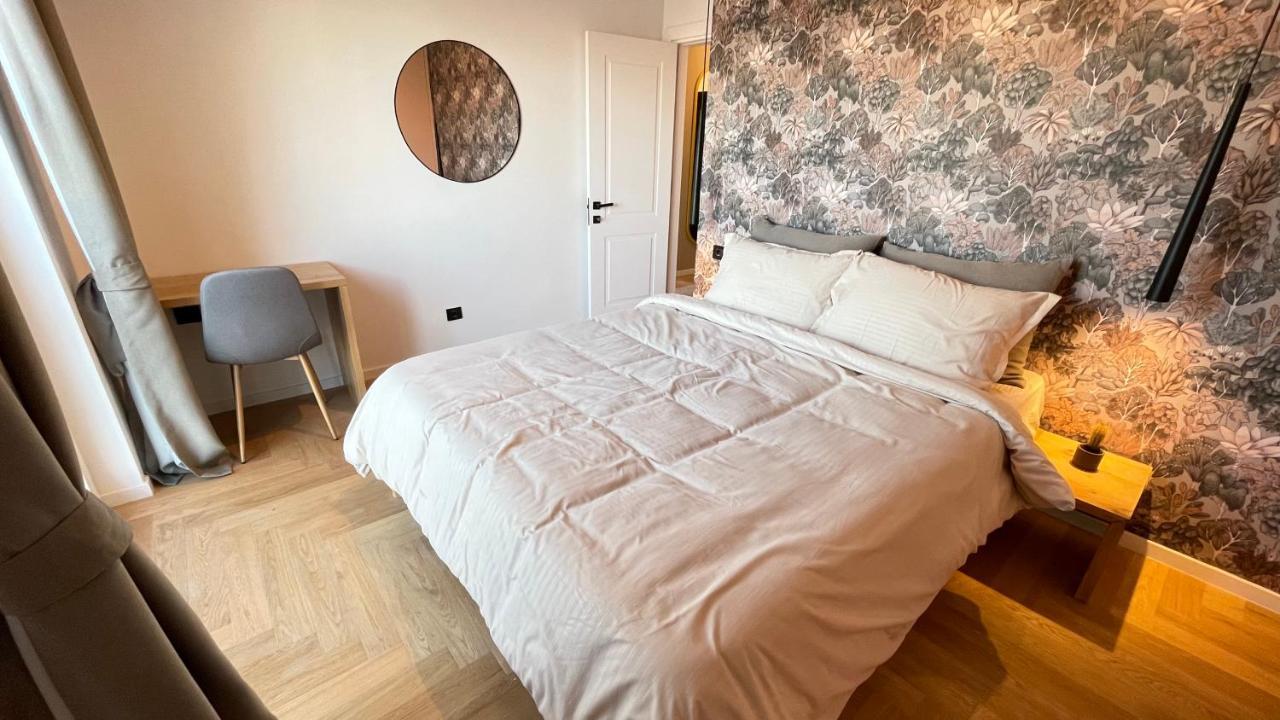 Floral Inn Prishtine Bagian luar foto