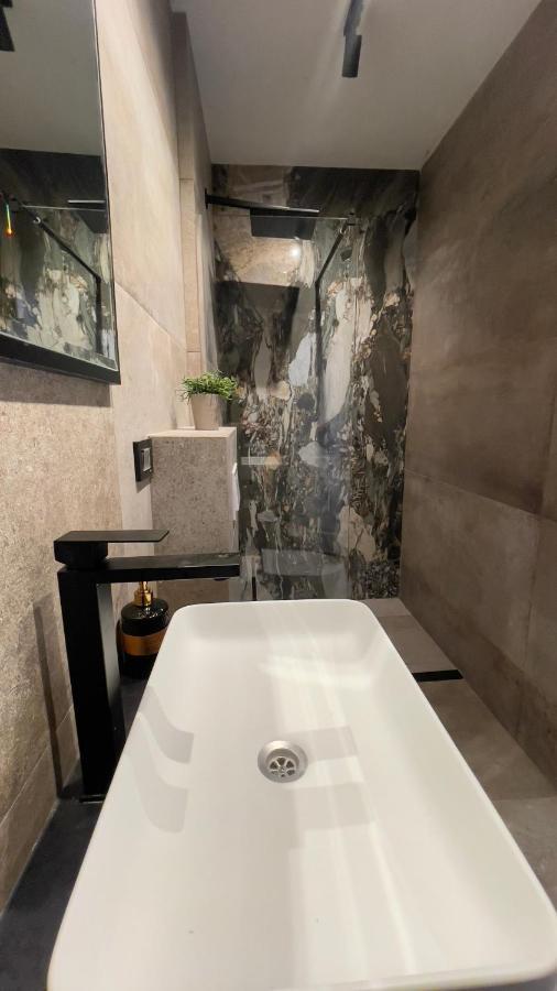 Floral Inn Prishtine Bagian luar foto
